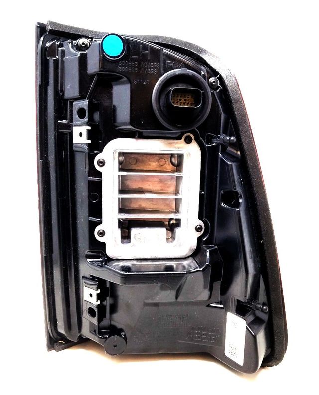 68262532ah-3.jpg Dodge RAM - Tail Lamp, Right - 68262532AH - Afbeelding 1